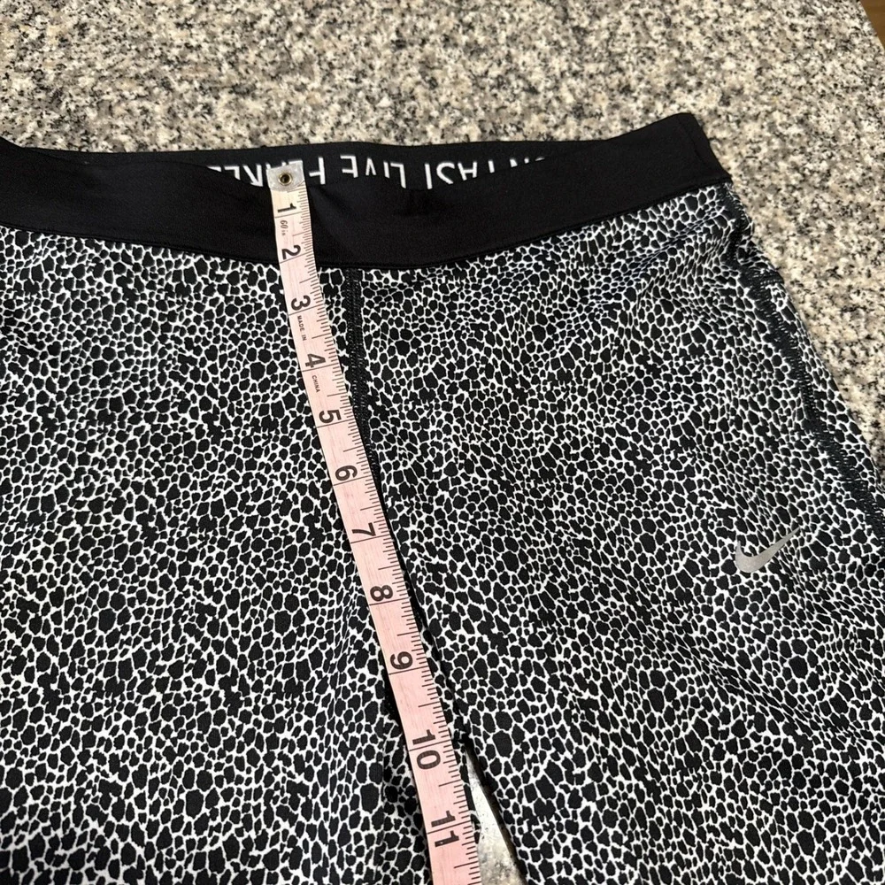 NIKE‎ Dri-FIT Performance Running Tights Black Gray Leopard Print Sz M